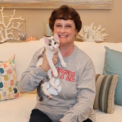 KC cat sitter Lea Ann.